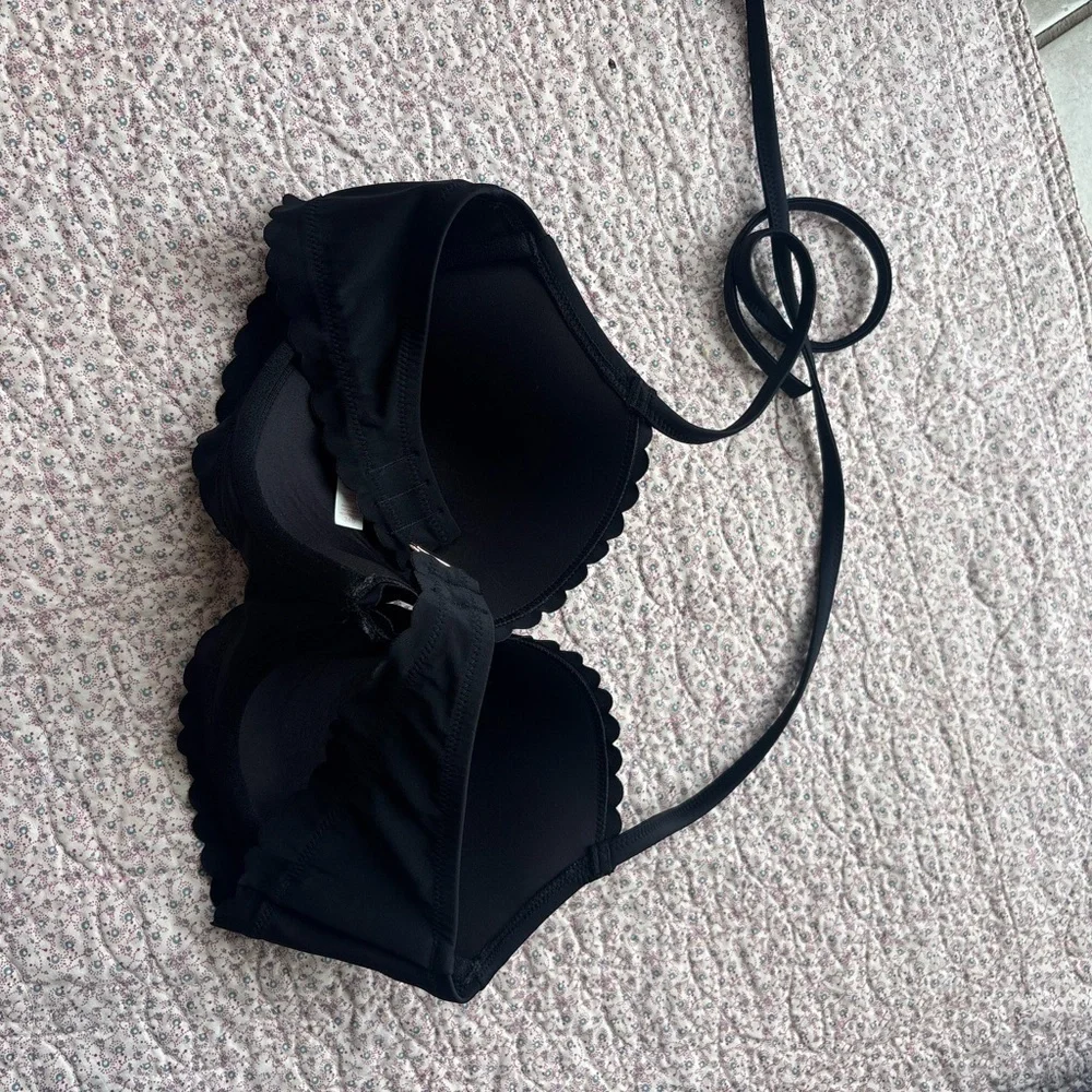 Victoria's Secret Black Scallop-Edge Push-Up Bra Top